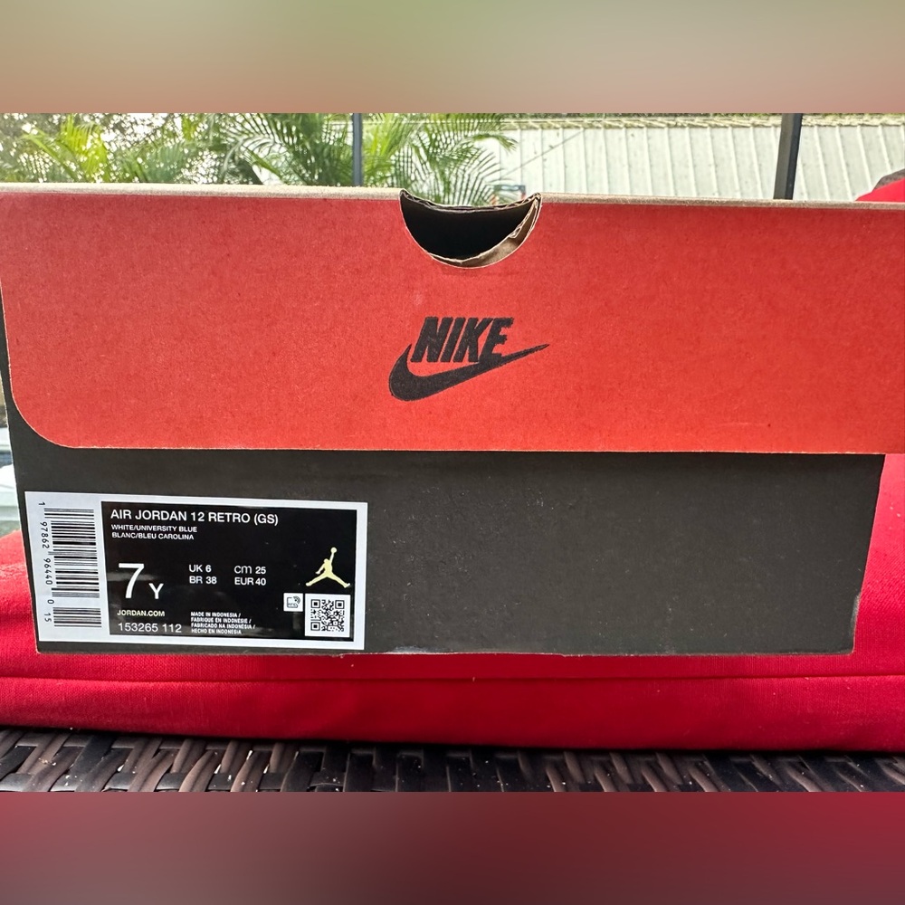 Nike Air Jordan 12 Retro “Melo“ GS box.